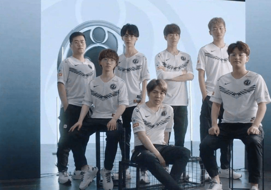 00万英镑 00万英镑