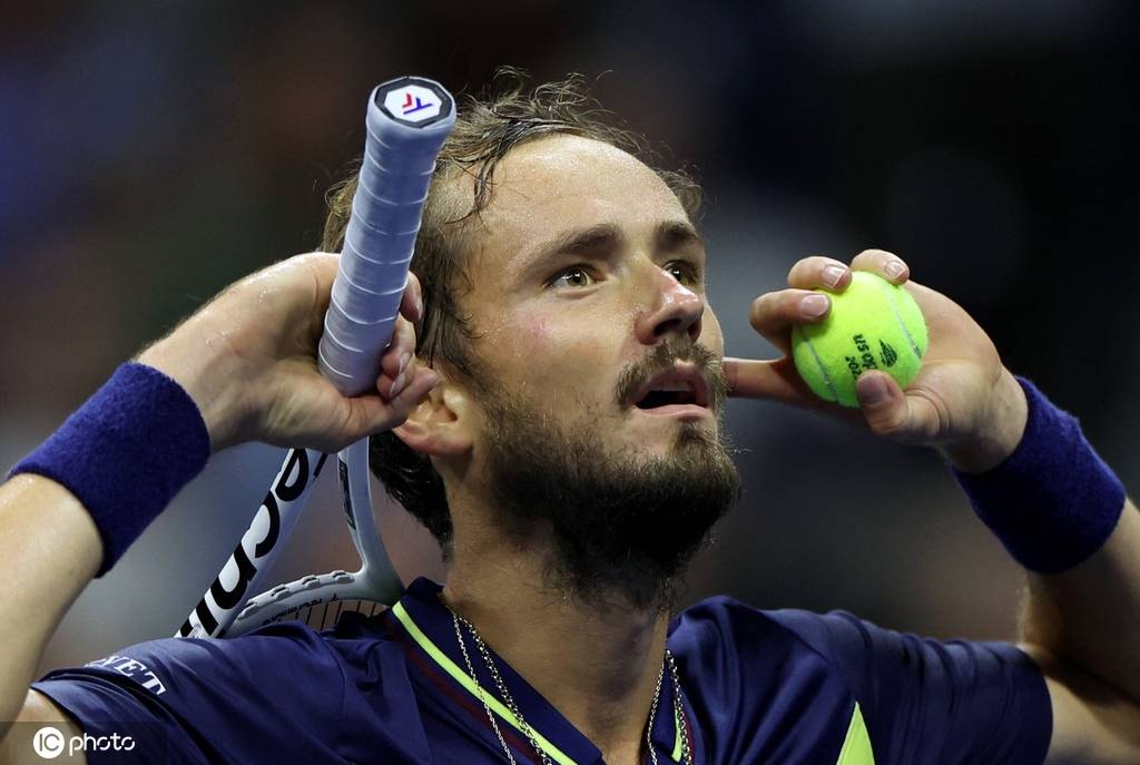 凭借着锋线 凭借着锋线